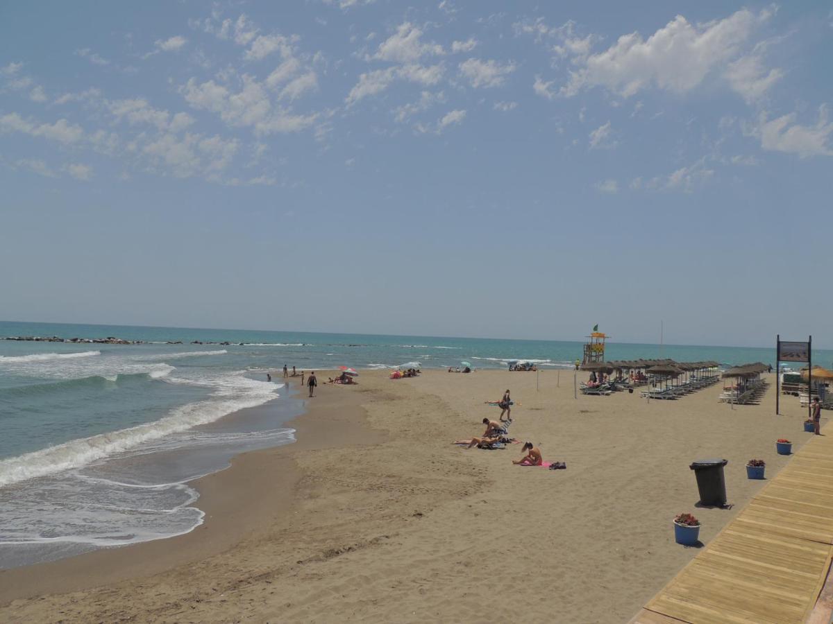 Las Gaviotas Beach - Playa - Sea Front - Frente Al Mar Apartment Беналмадена Екстериор снимка